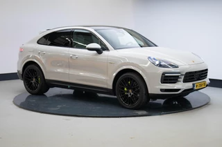 Hoofdafbeelding Porsche Cayenne Porsche Cayenne Coupé 3.0 E-Hybrid | 21 Inch | Panoramadak |