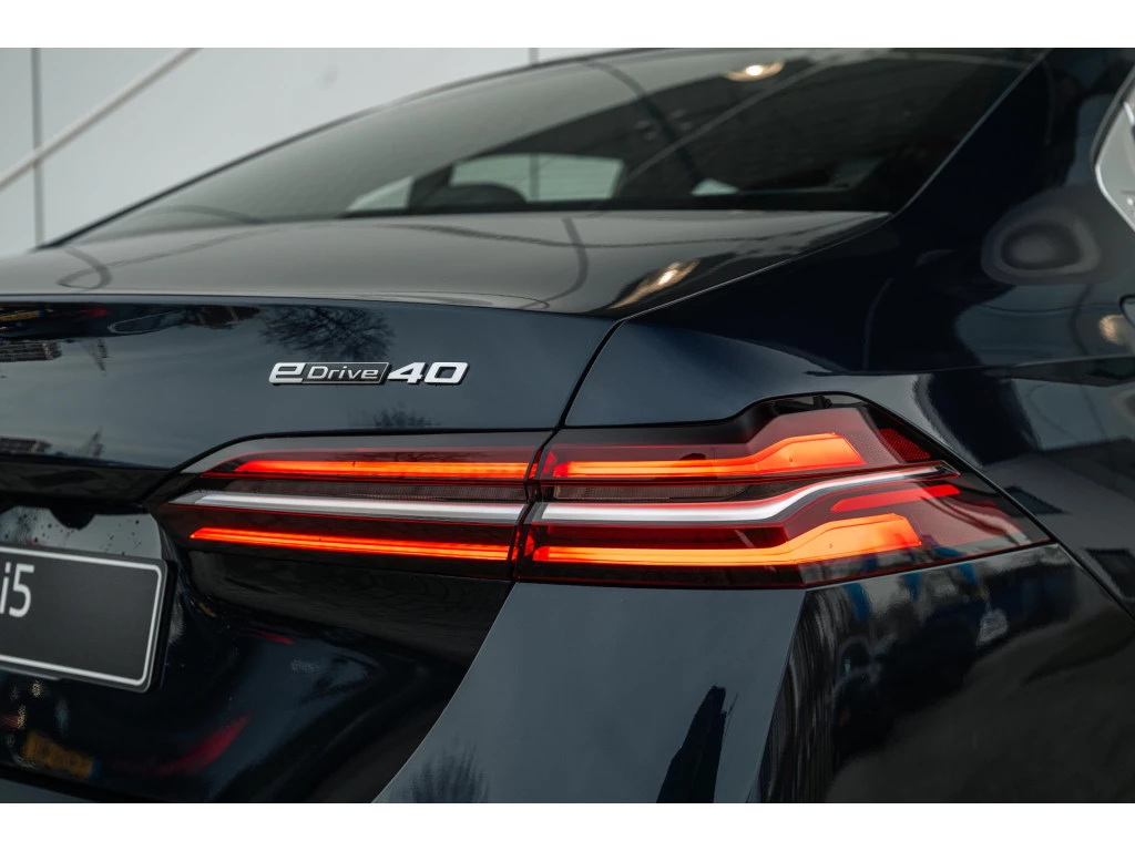 Hoofdafbeelding BMW i5