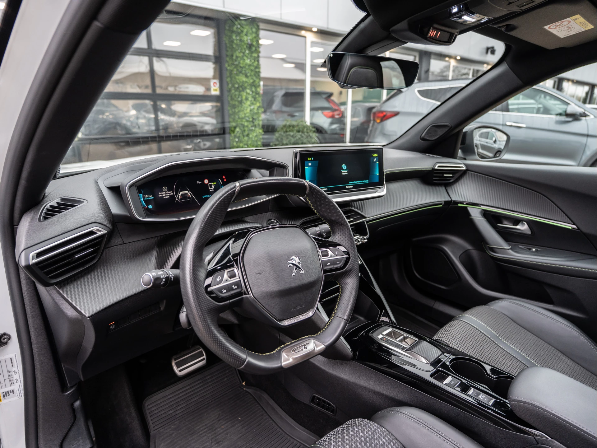 Hoofdafbeelding Peugeot e-2008