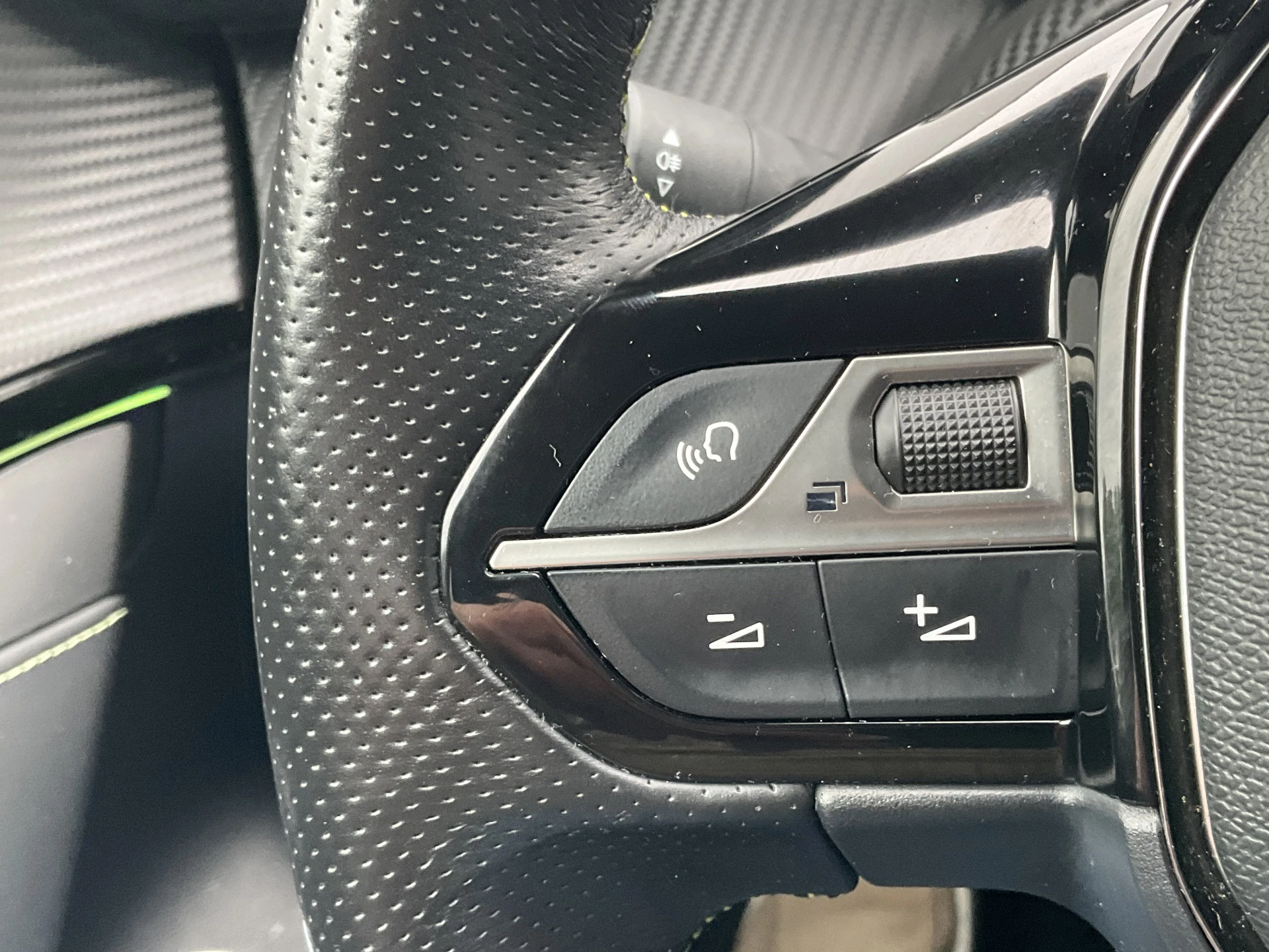 Hoofdafbeelding Peugeot e-208