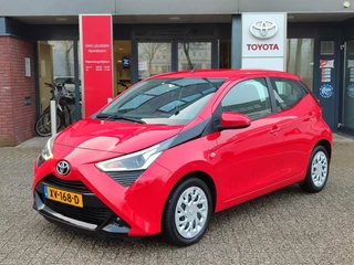 Toyota Aygo 1.0 VVT-i X-PLAY 100% DEALERONDERHOUDEN AIRCO CAMERA BLUETOOTH 4S-BANDEN EL-RAMEN/SPIEGELS NL-AUTO