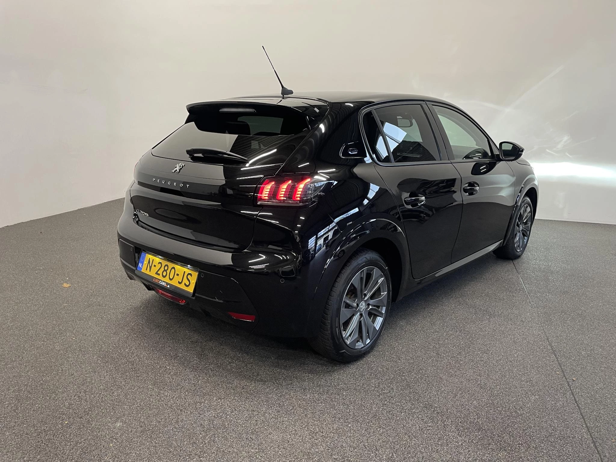 Hoofdafbeelding Peugeot e-208