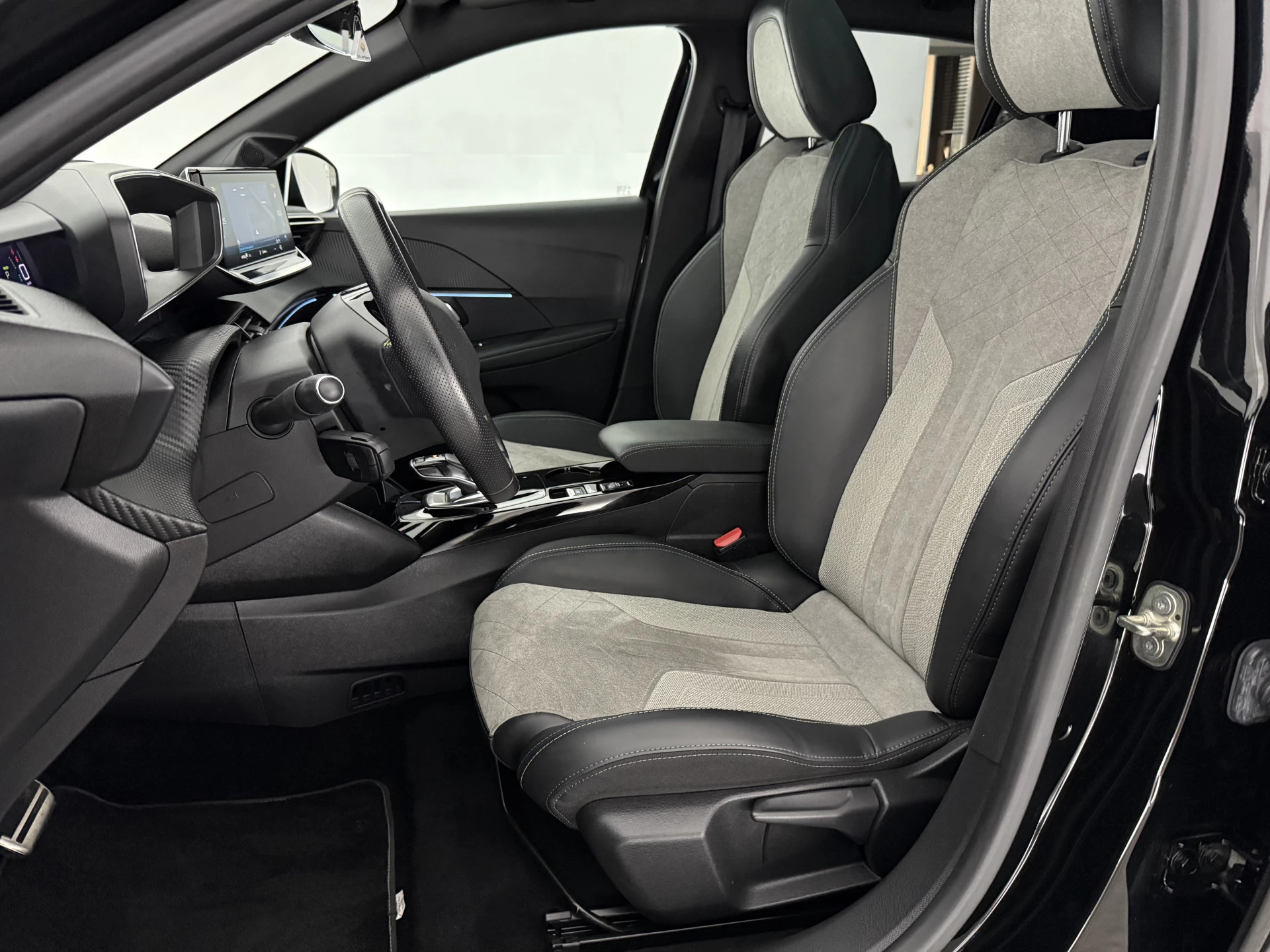 Hoofdafbeelding Peugeot e-208