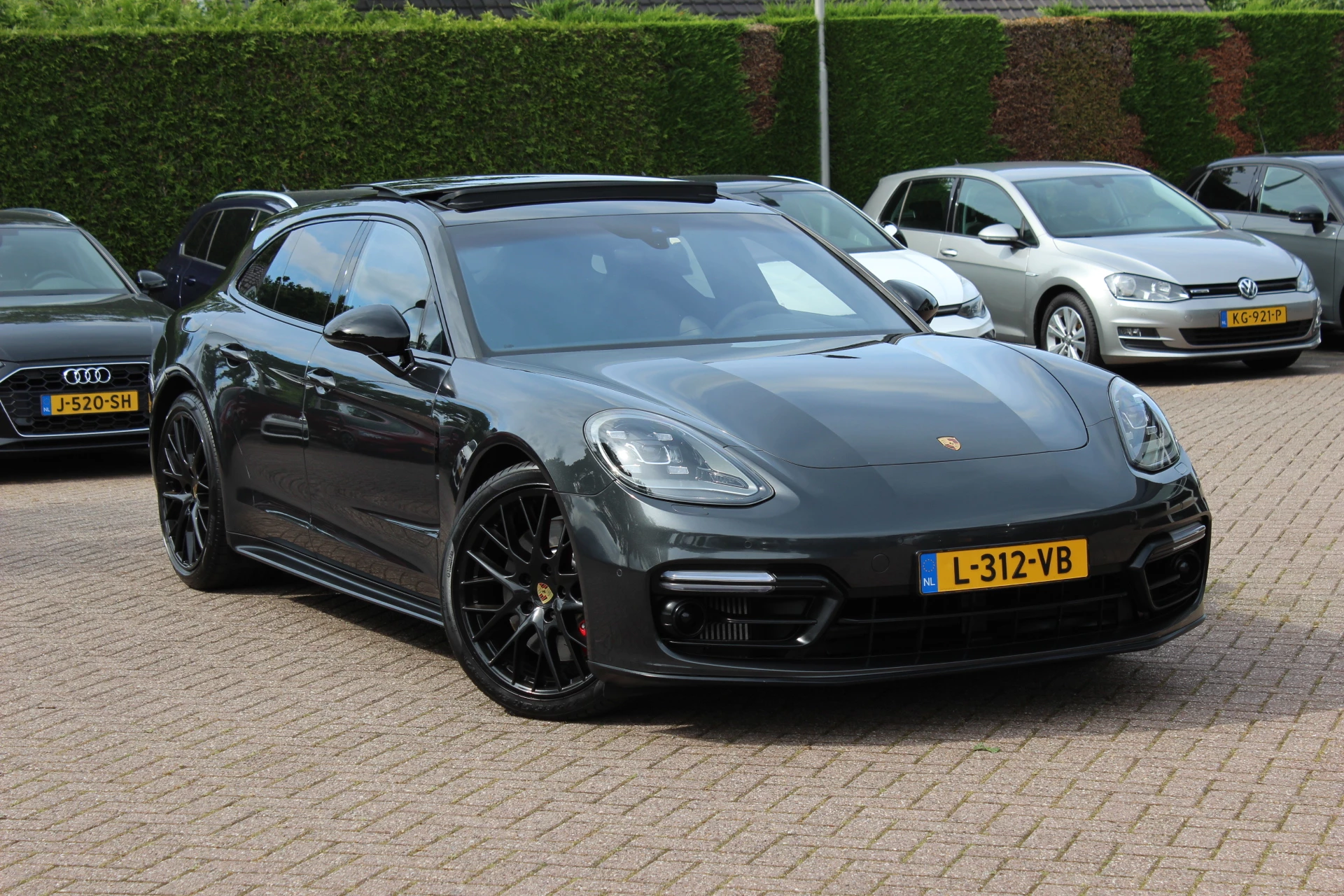 Hoofdafbeelding Porsche Panamera