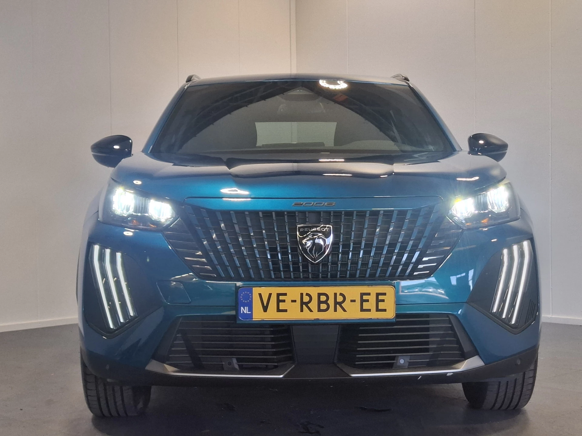 Hoofdafbeelding Peugeot e-2008
