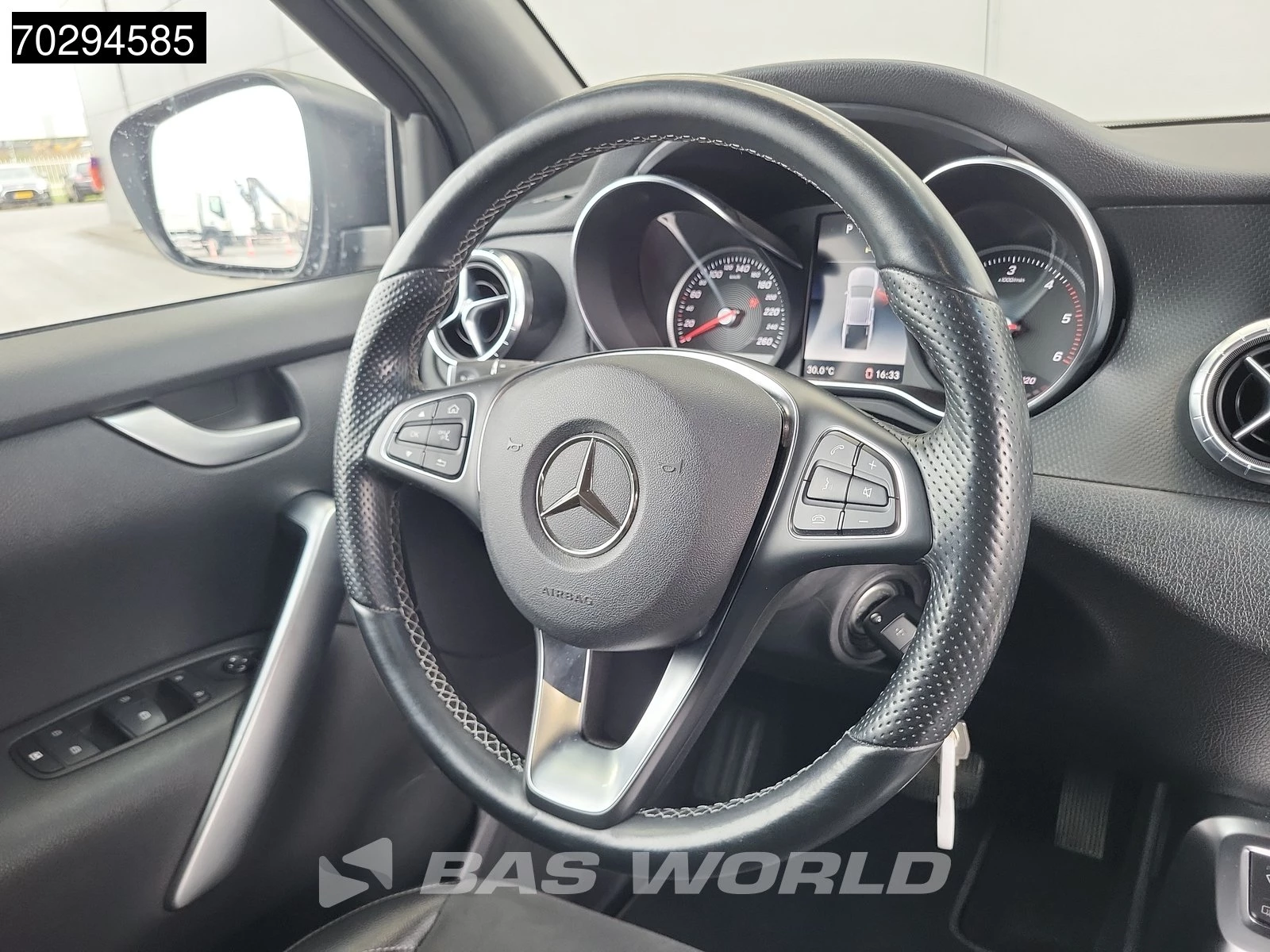 Hoofdafbeelding Mercedes-Benz X-Klasse