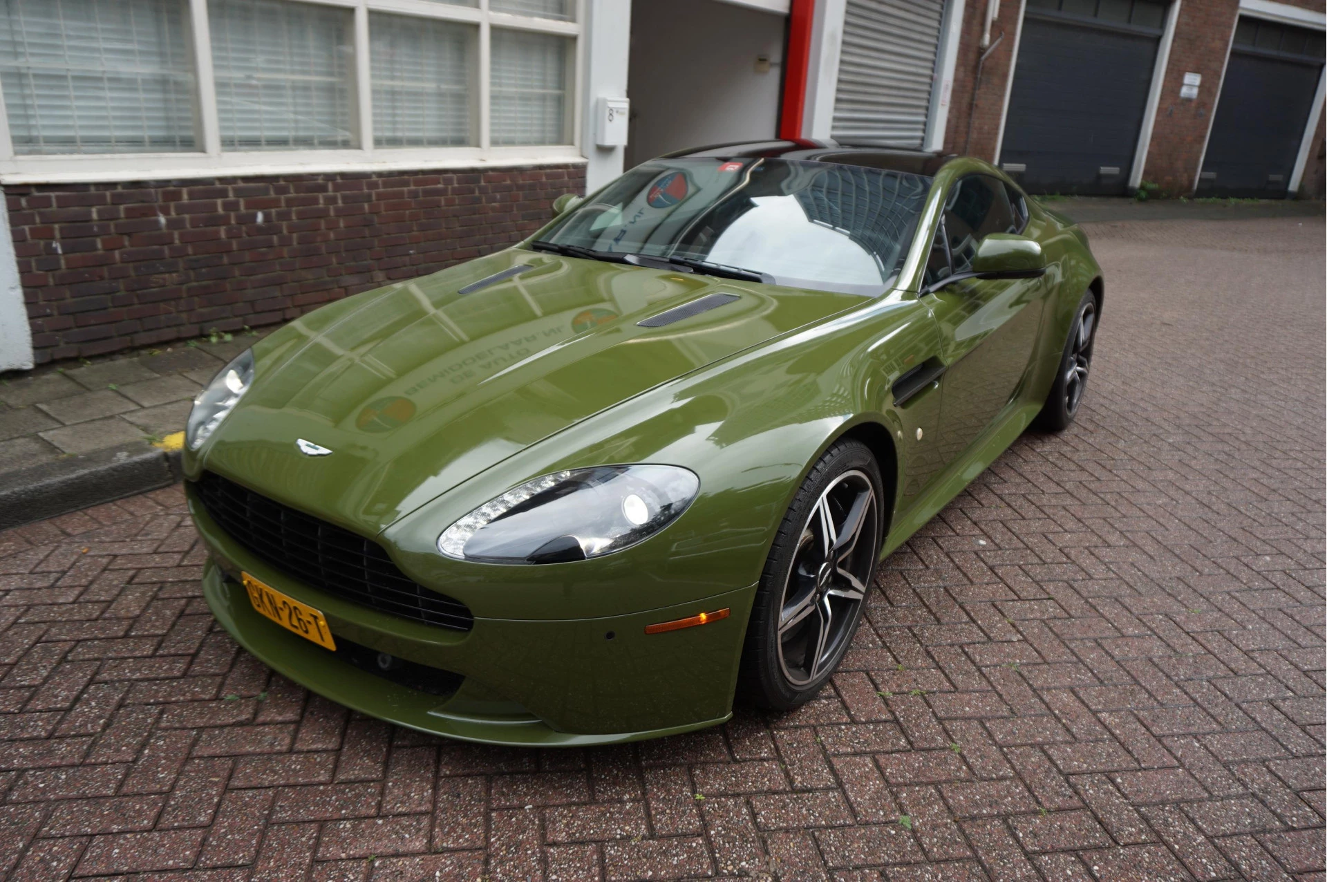 Hoofdafbeelding Aston Martin V8 Vantage