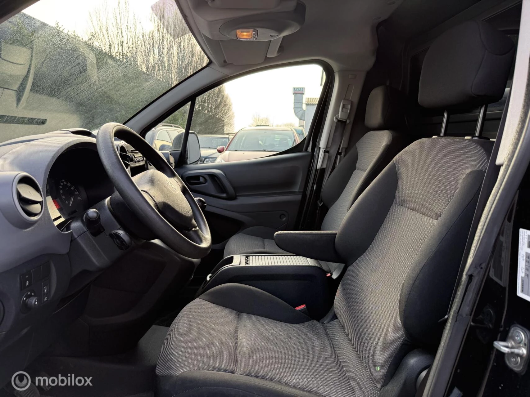 Hoofdafbeelding Peugeot Partner