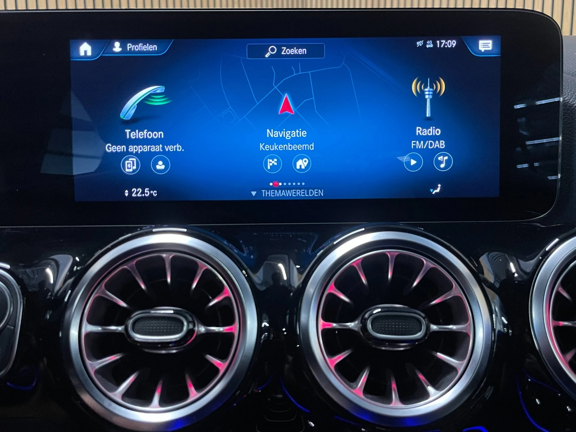 Hoofdafbeelding Mercedes-Benz EQA