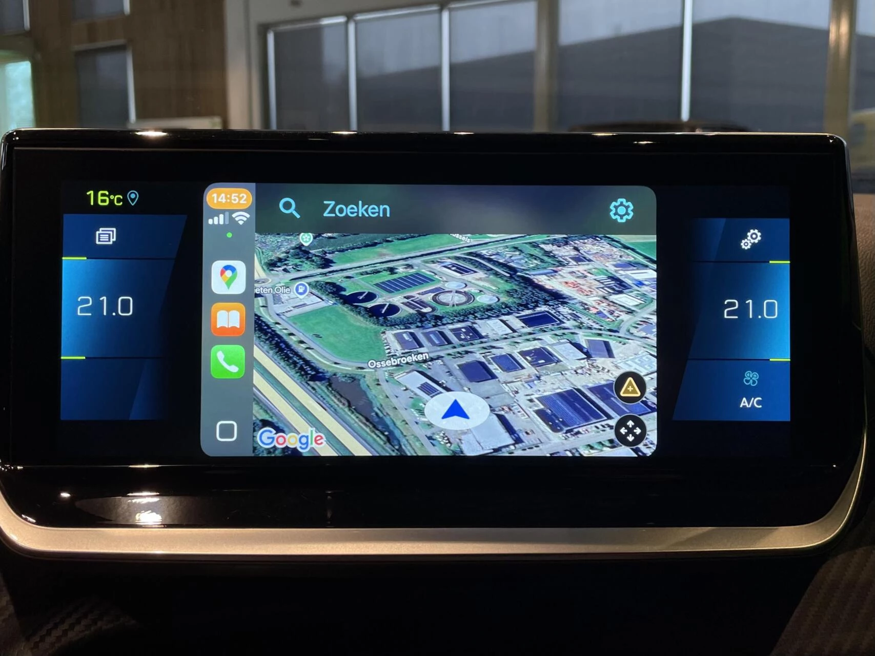 Hoofdafbeelding Peugeot e-2008