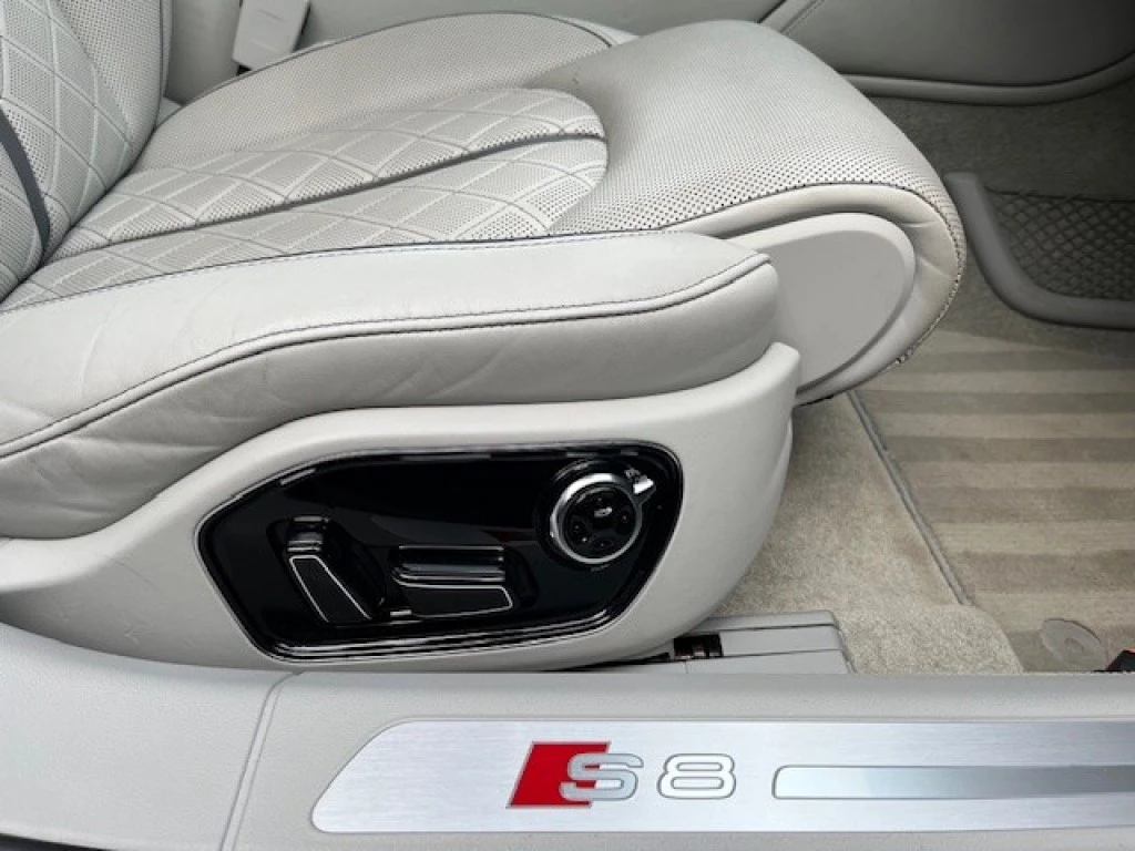 Hoofdafbeelding Audi S8