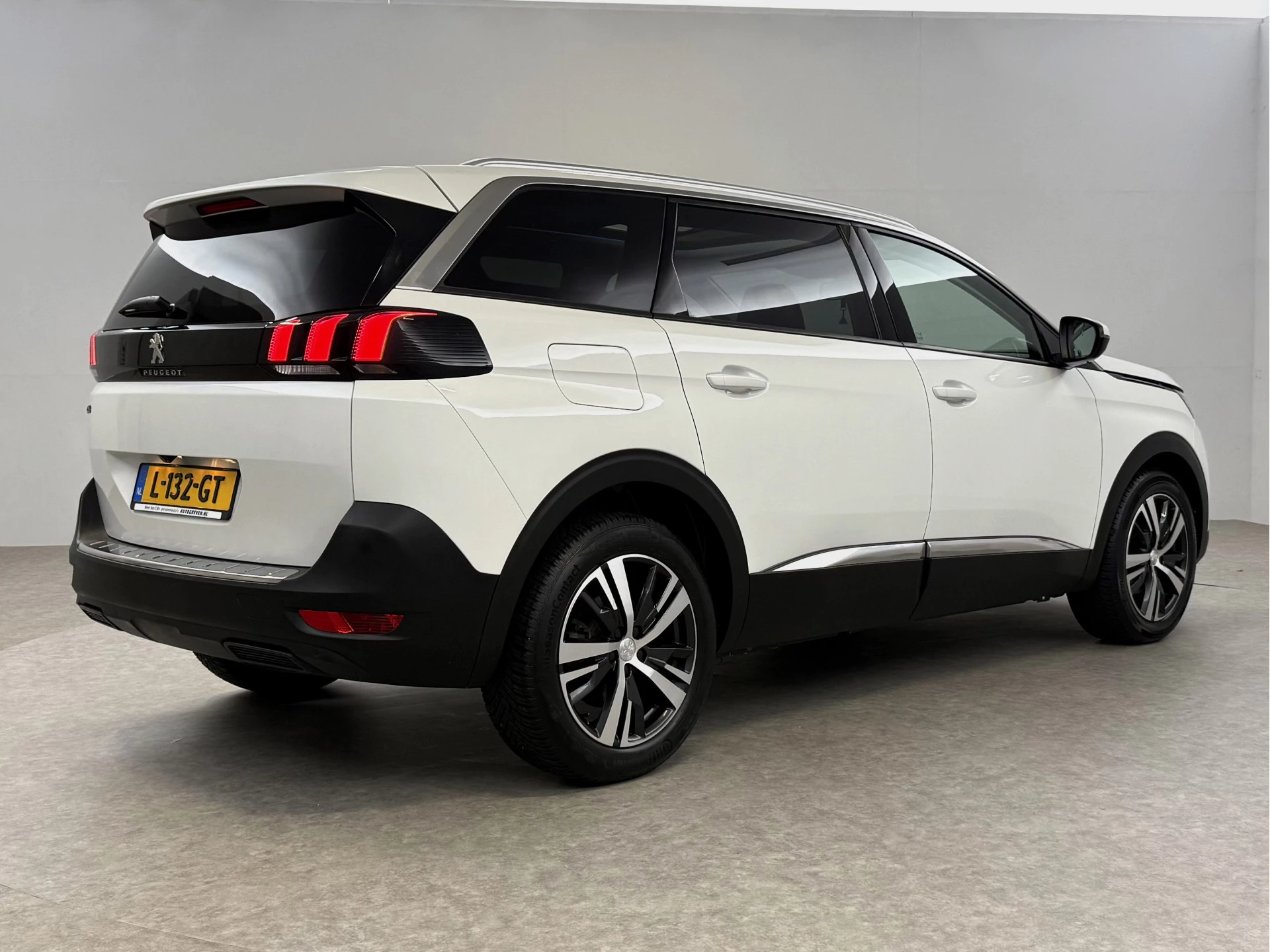 Hoofdafbeelding Peugeot 5008