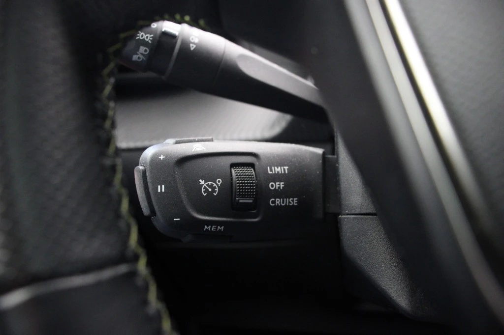 Hoofdafbeelding Peugeot e-208