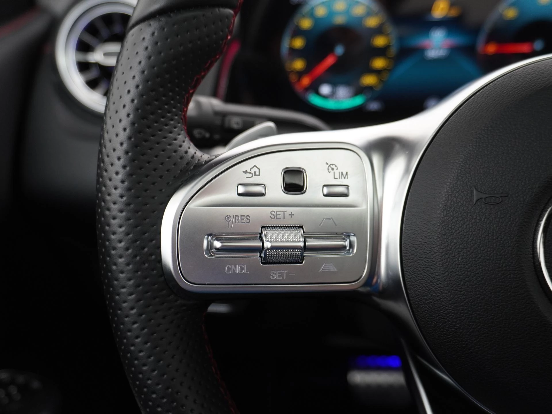 Hoofdafbeelding Mercedes-Benz EQB