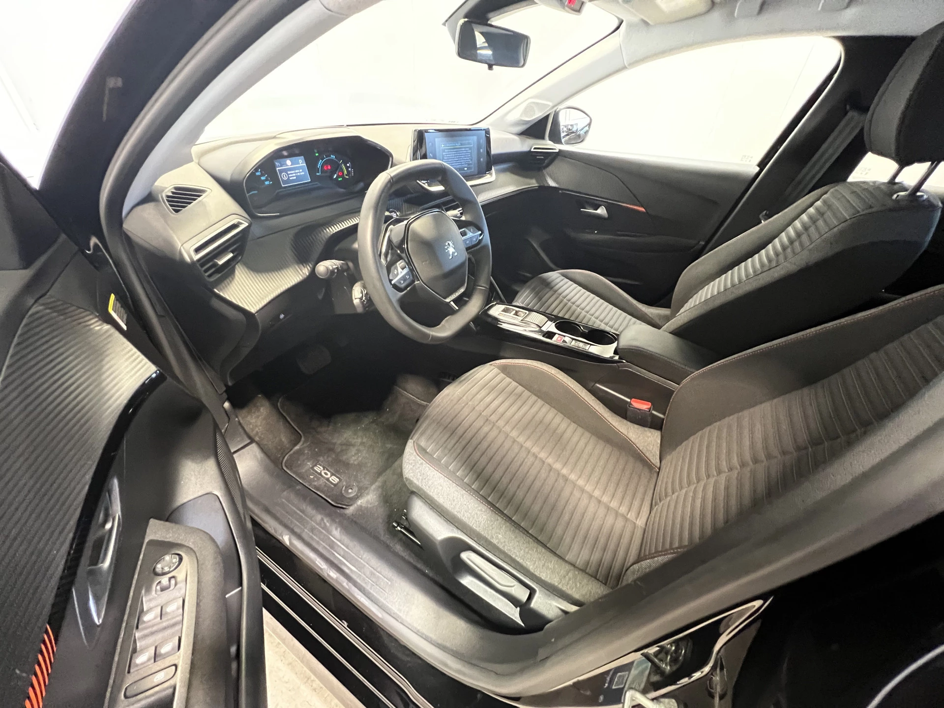 Hoofdafbeelding Peugeot e-208