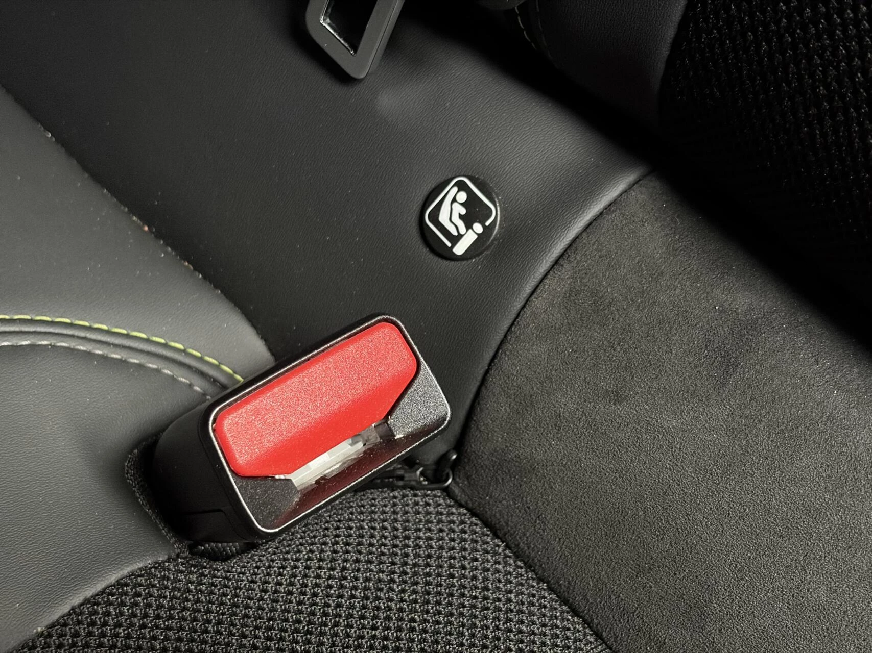 Hoofdafbeelding Peugeot e-2008