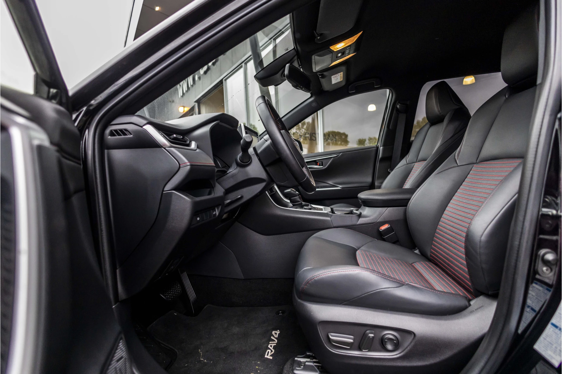 Hoofdafbeelding Toyota RAV4