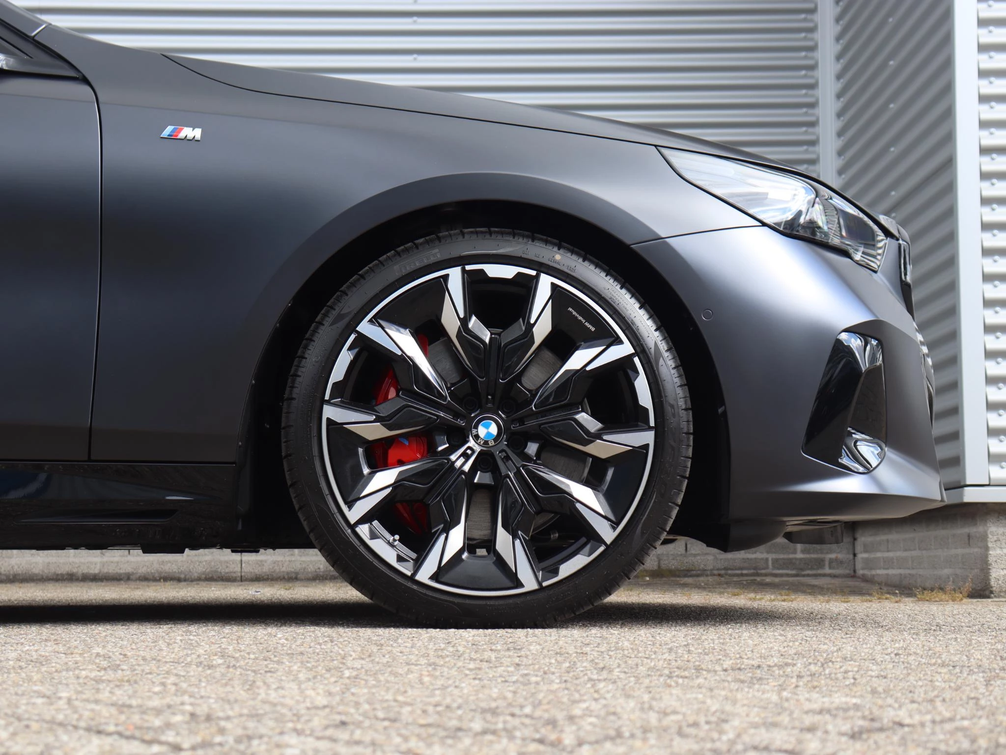 Hoofdafbeelding BMW i5