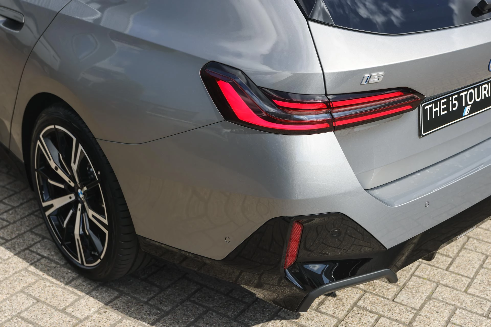 Hoofdafbeelding BMW i5
