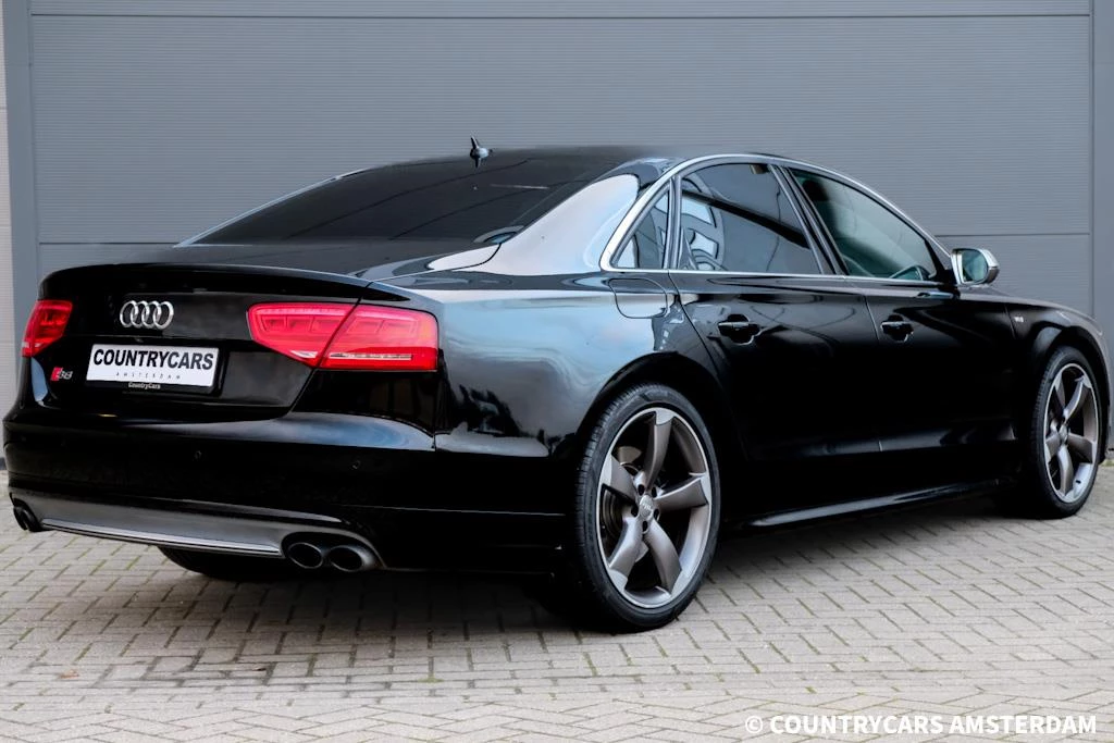 Hoofdafbeelding Audi S8