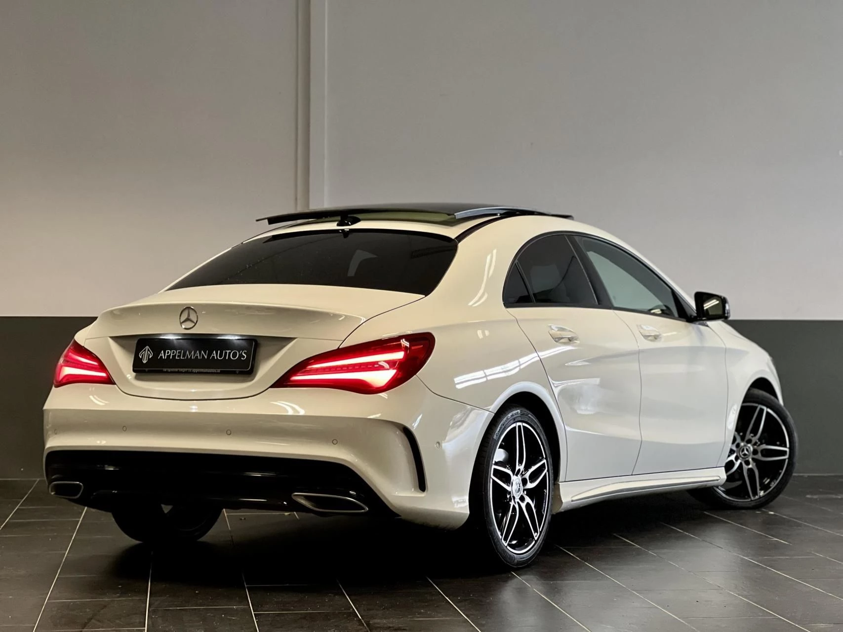 Hoofdafbeelding Mercedes-Benz CLA