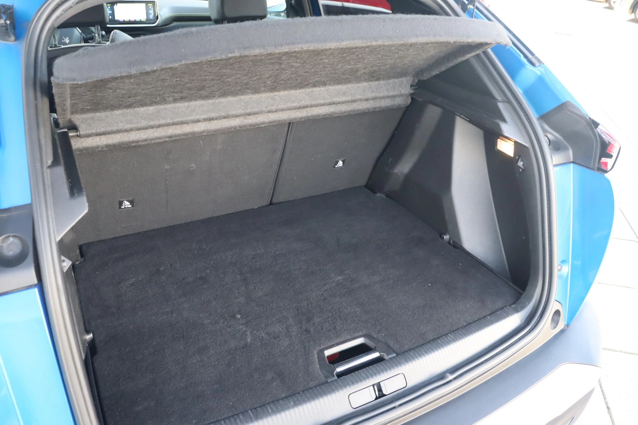 Hoofdafbeelding Peugeot e-2008