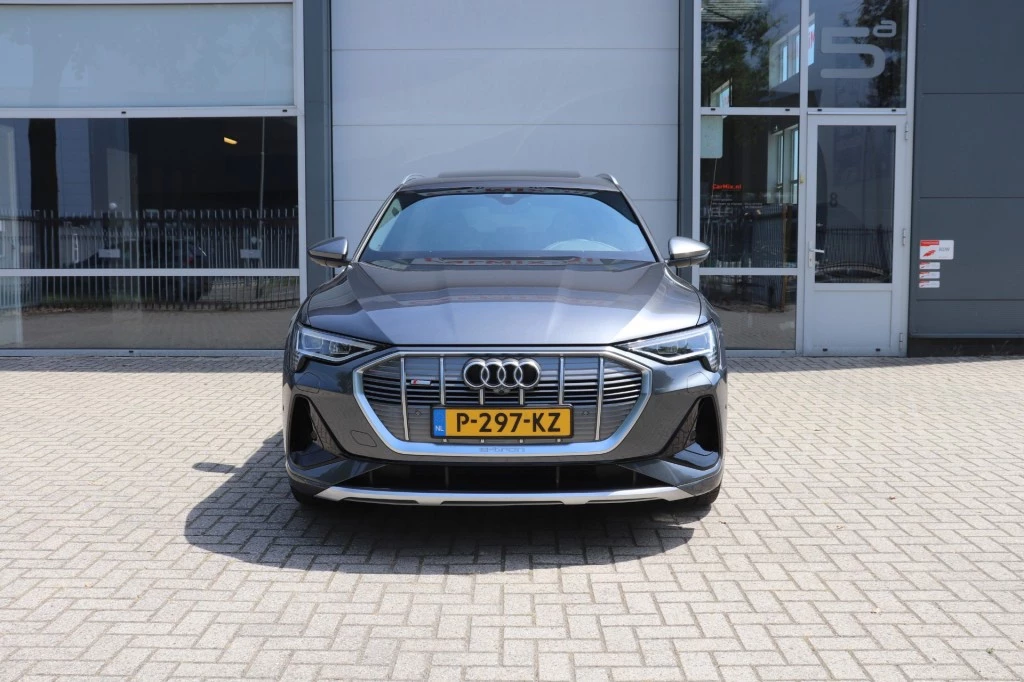 Hoofdafbeelding Audi e-tron