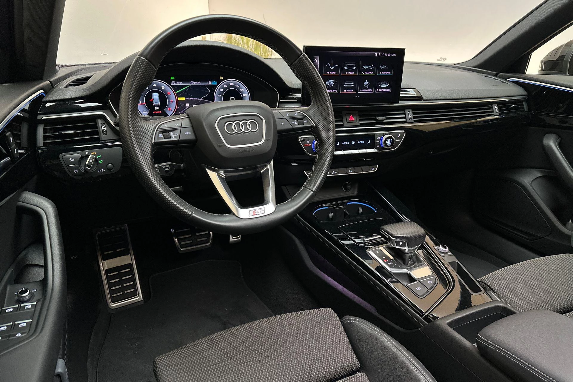 Hoofdafbeelding Audi A4