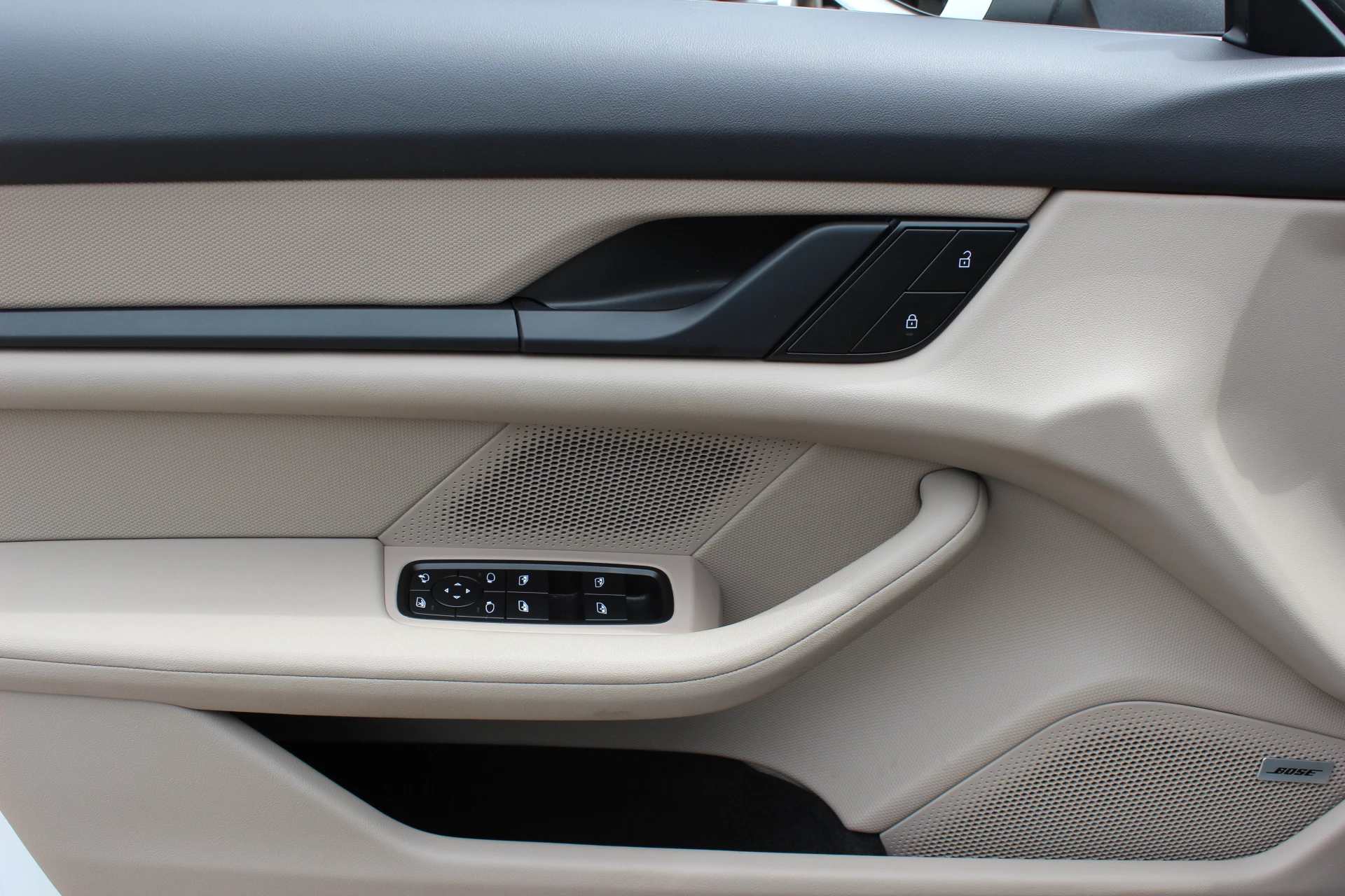 Hoofdafbeelding Porsche Taycan