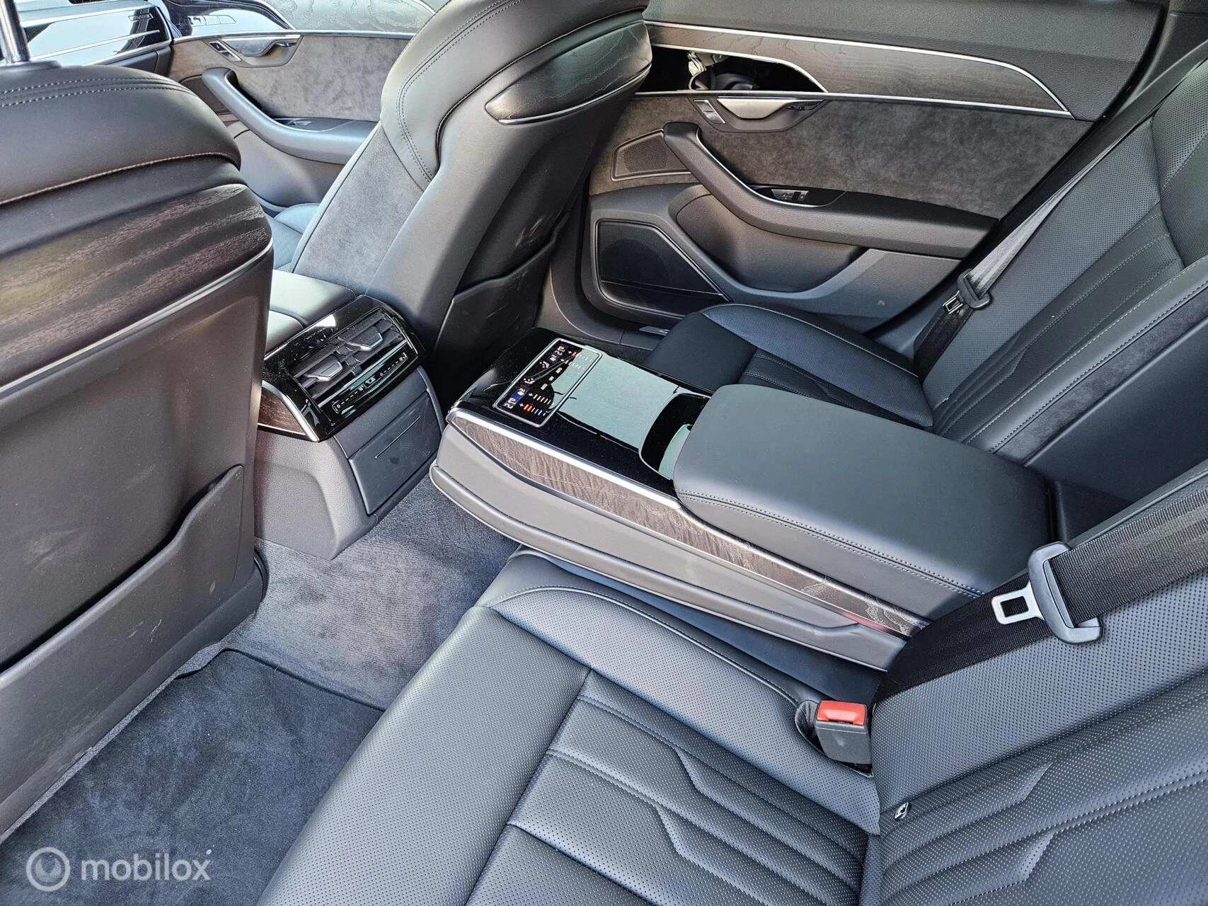 Hoofdafbeelding Audi A8
