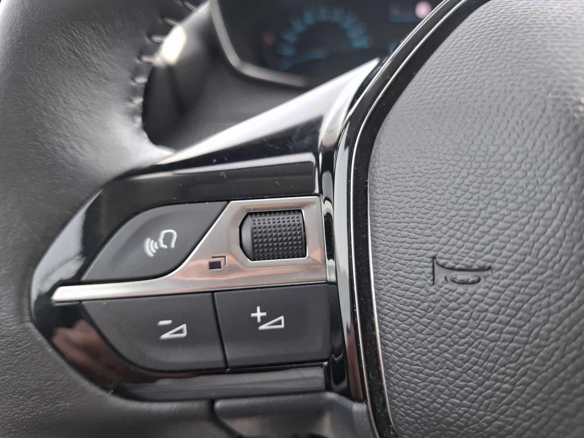 Hoofdafbeelding Peugeot e-208