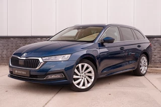 Hoofdafbeelding Škoda Octavia Škoda Octavia Combi 1.4 TSI iV PHEV Business Edition | Trekhaak | Head-Up | Carplay | LED | Sfeerverl. | Camera | Memory 