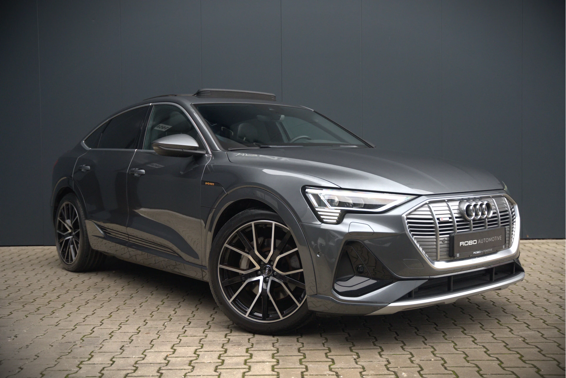 Hoofdafbeelding Audi e-tron