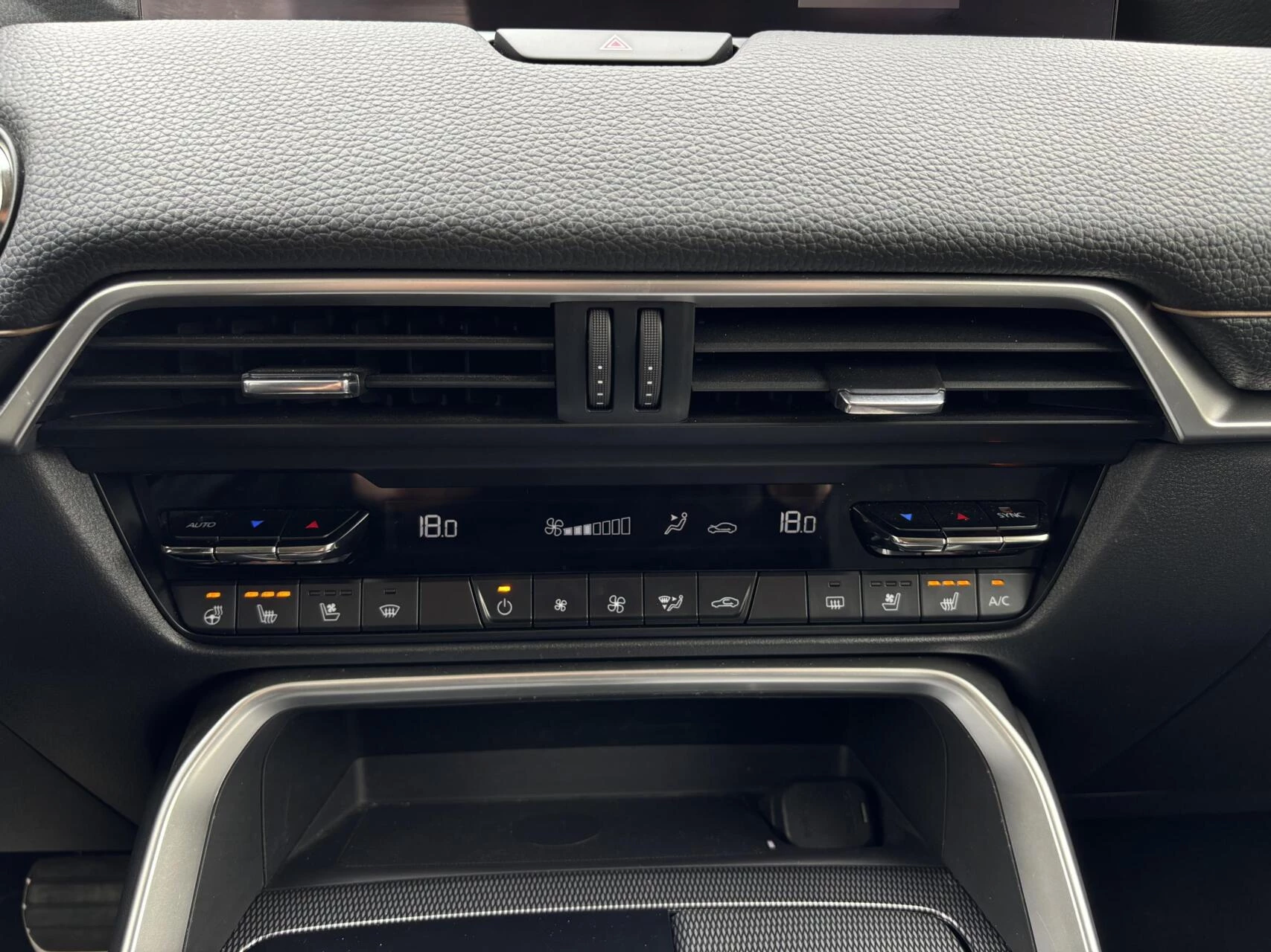 Hoofdafbeelding Mazda CX-60