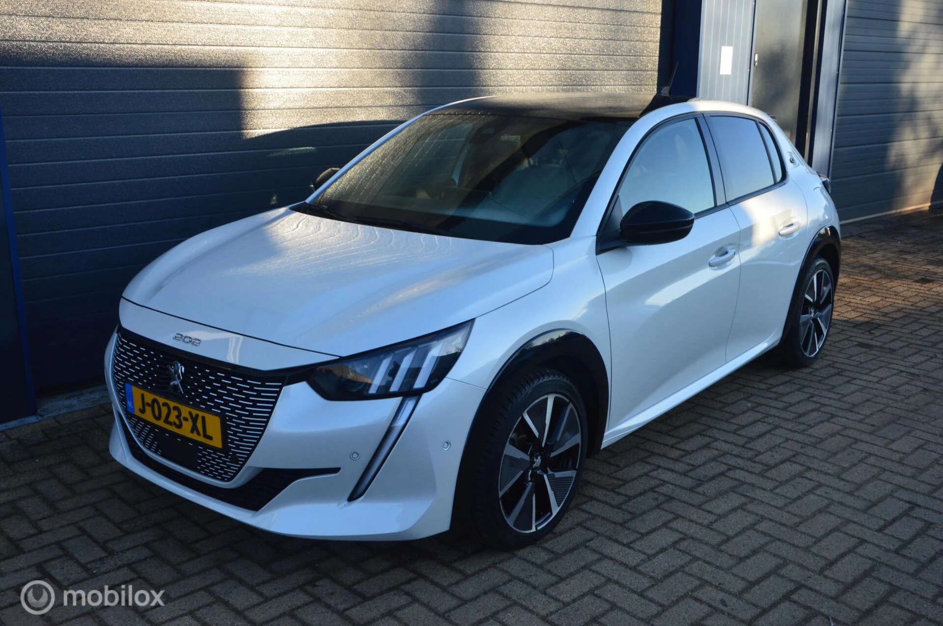 Hoofdafbeelding Peugeot e-208