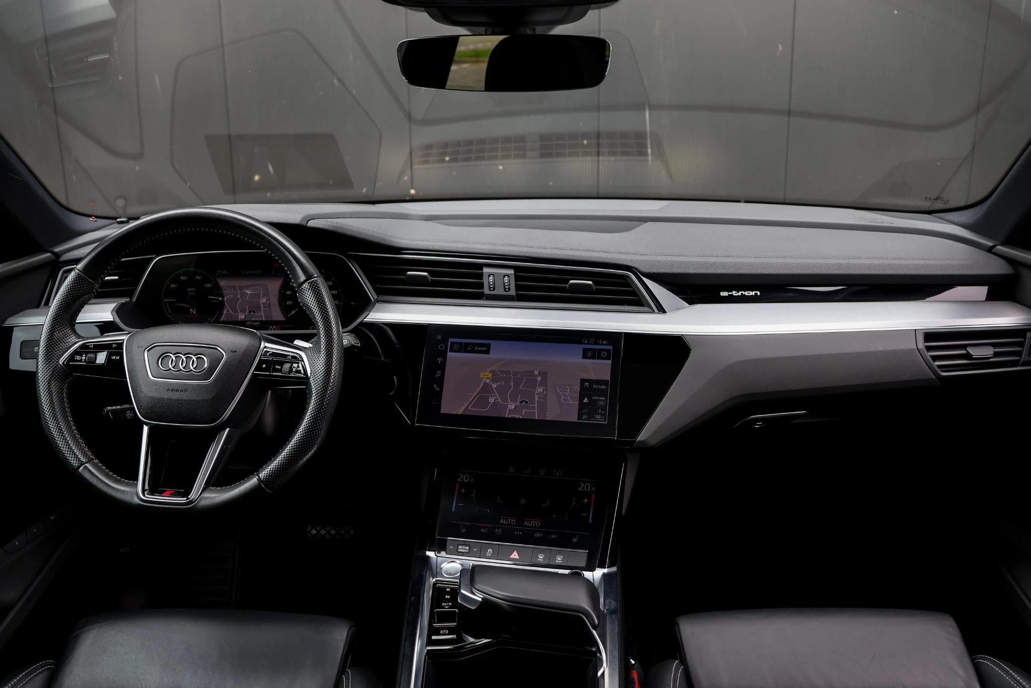 Hoofdafbeelding Audi e-tron