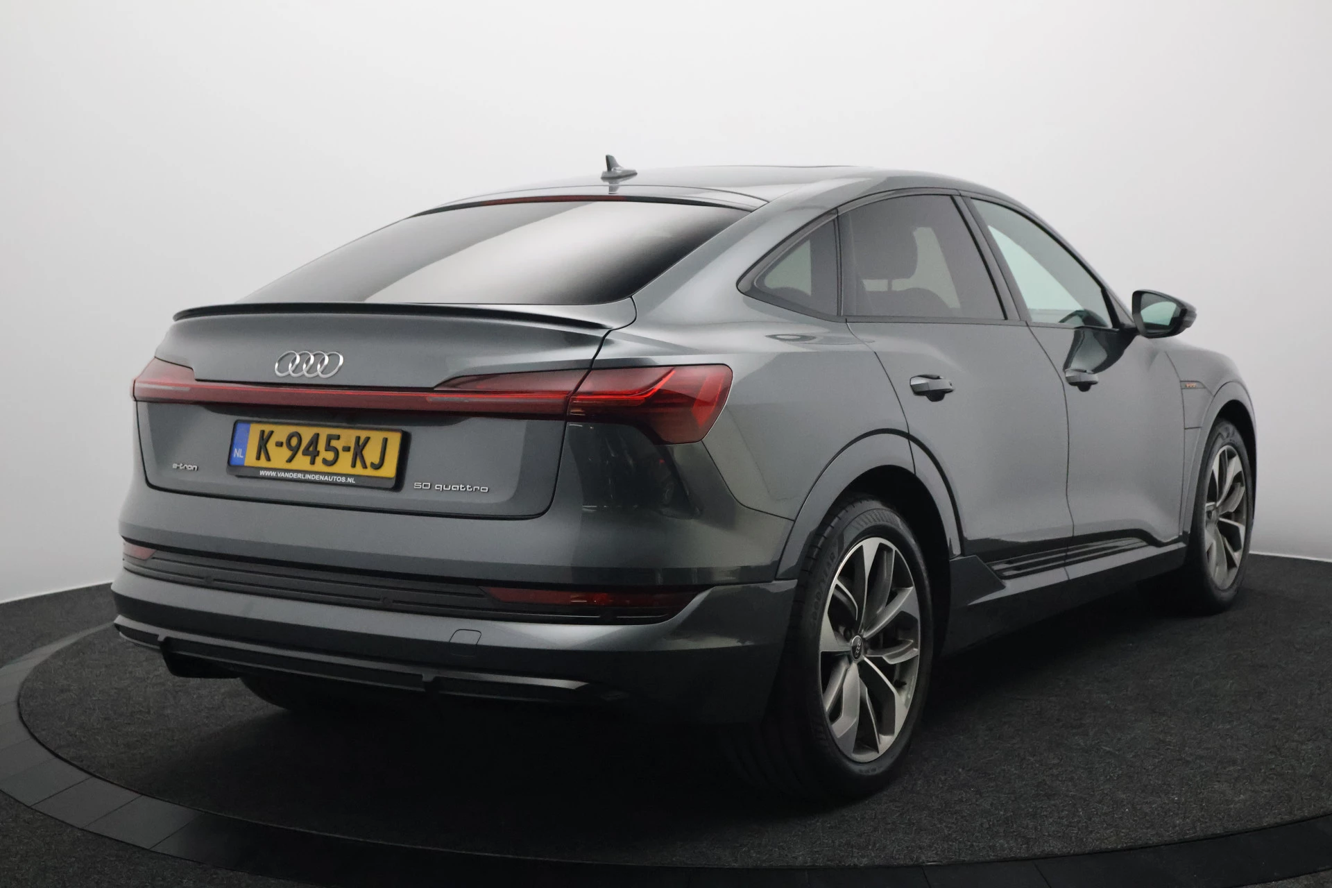 Hoofdafbeelding Audi e-tron