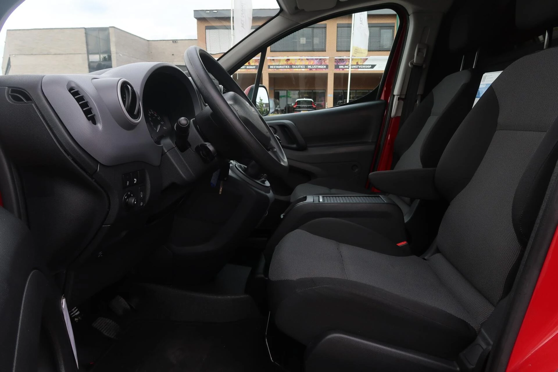 Hoofdafbeelding Peugeot Partner