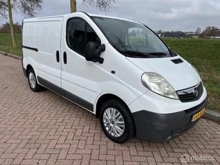 Opel Vivaro bestel 2.0i Benzine | 3 zits | Trekhaak | Marge