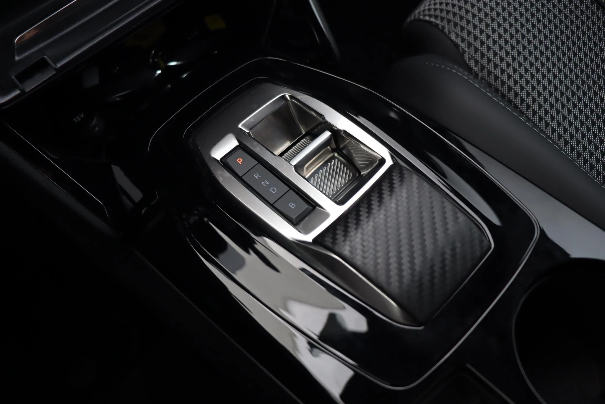 Hoofdafbeelding Peugeot e-208