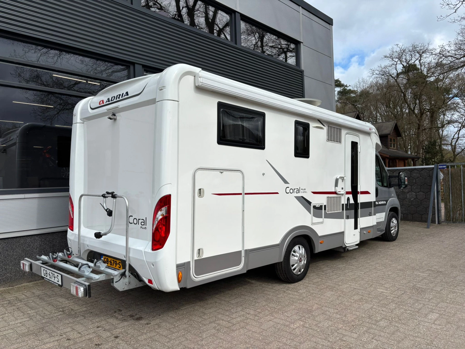 Hoofdafbeelding Adria CORAL S 670SL