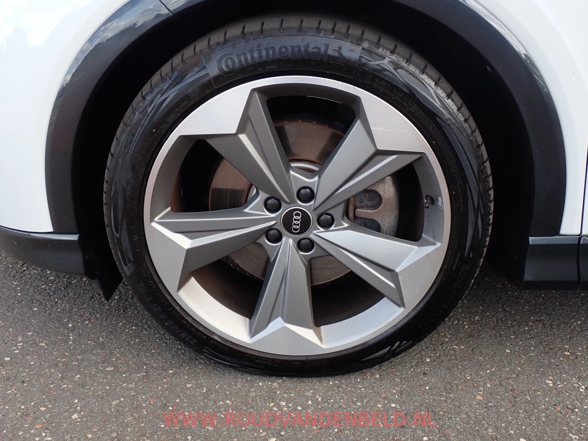 Hoofdafbeelding Audi Q4 e-tron