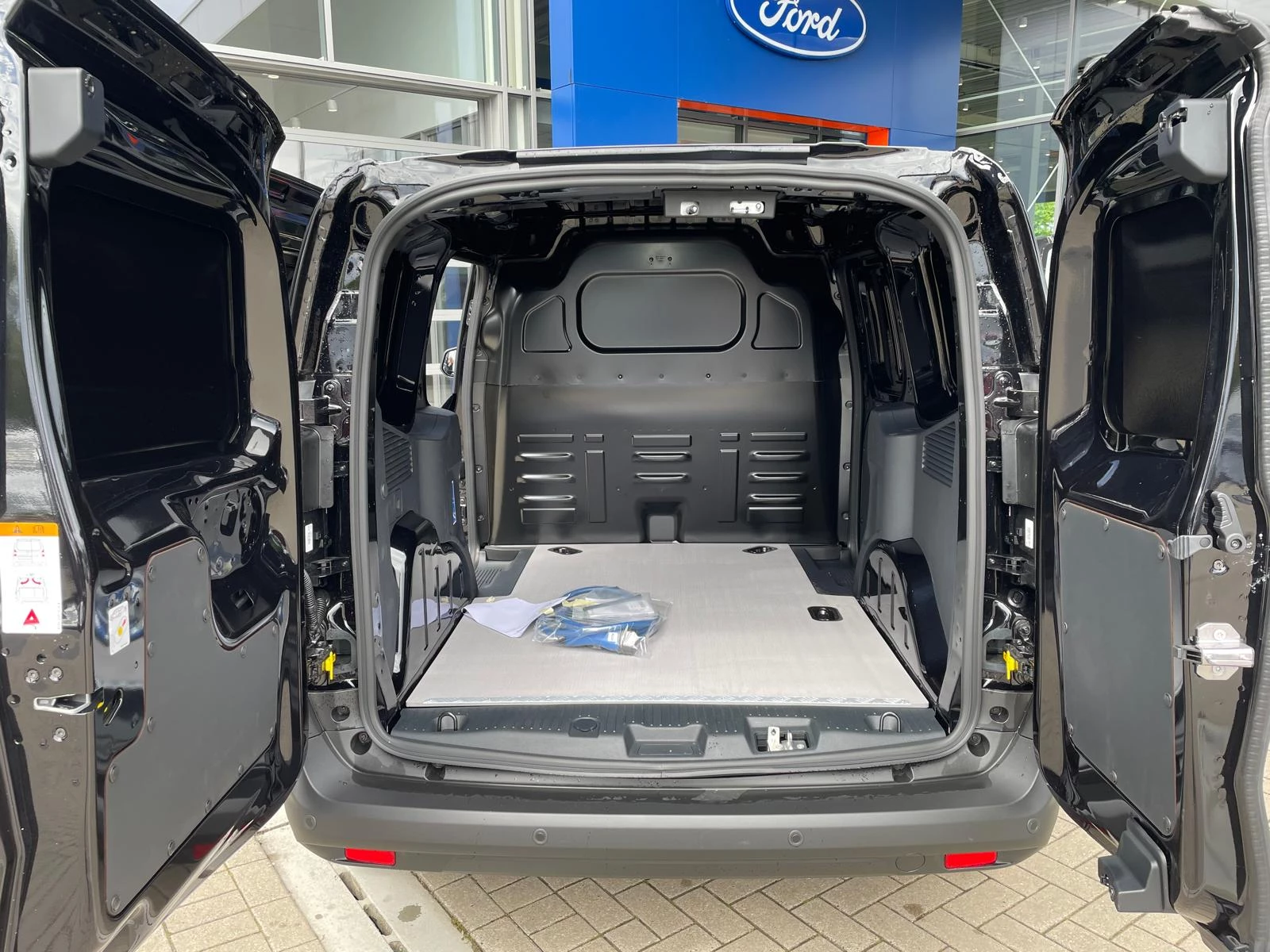 Hoofdafbeelding Ford E-Transit Courier