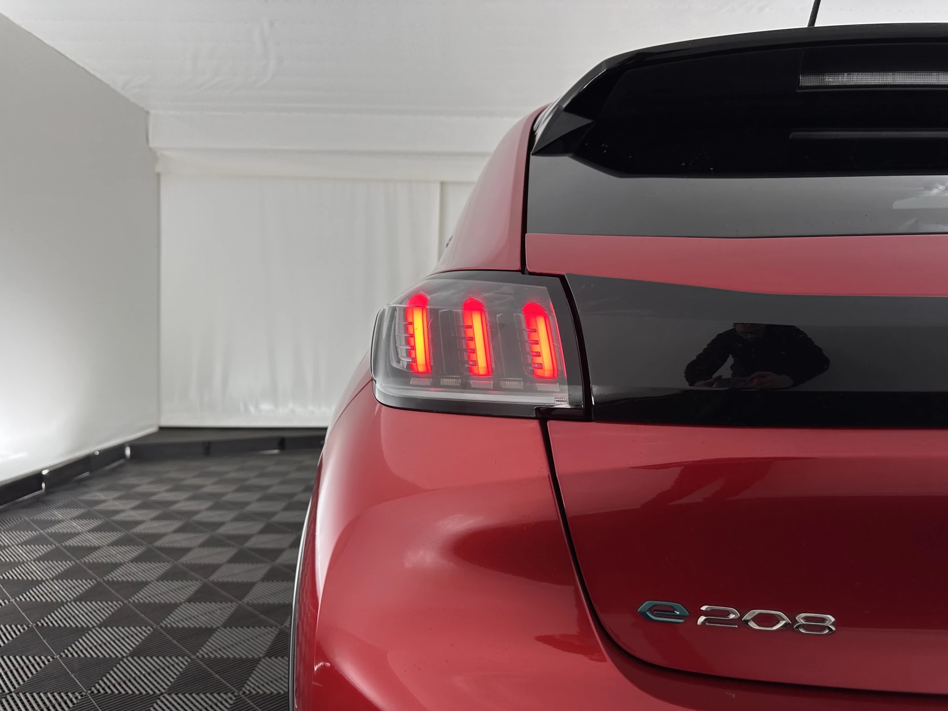 Hoofdafbeelding Peugeot e-208