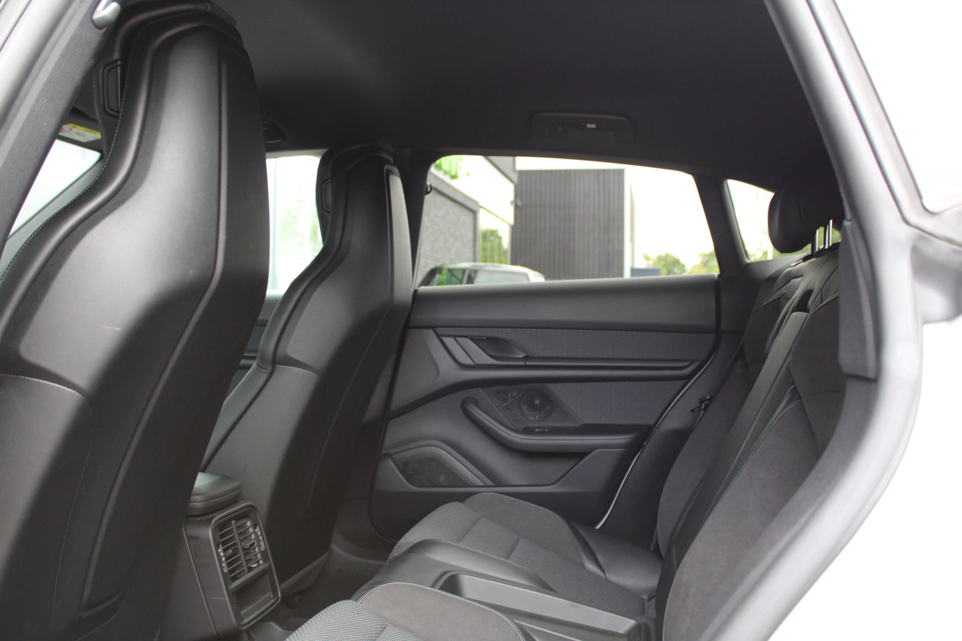 Hoofdafbeelding Porsche Taycan