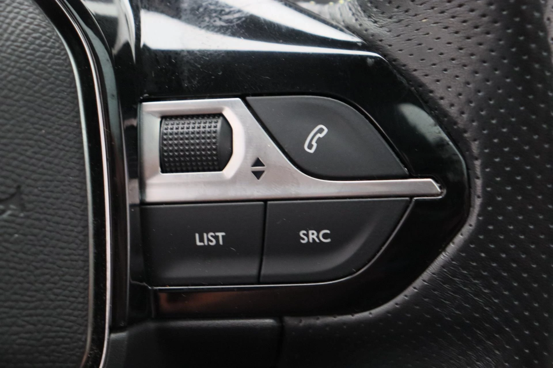 Hoofdafbeelding Peugeot e-208