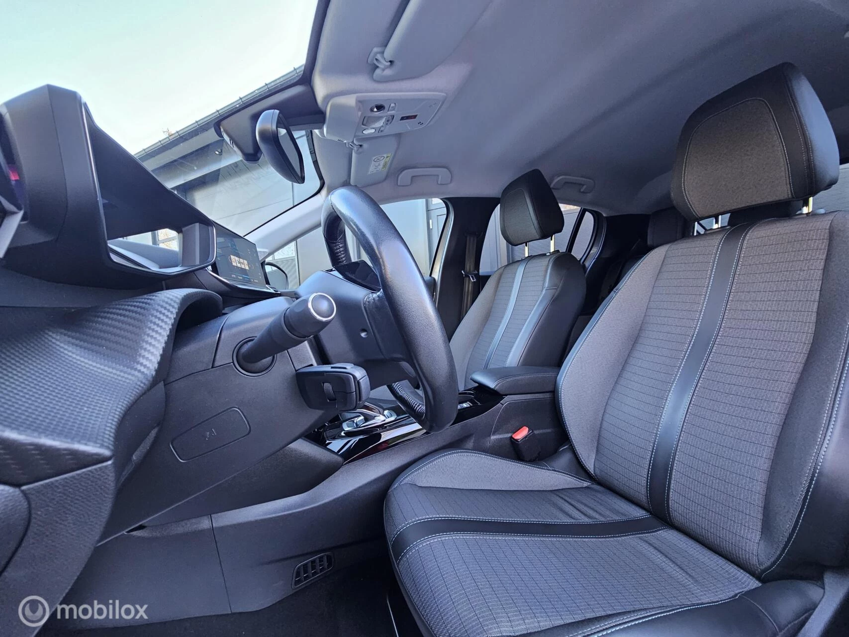 Hoofdafbeelding Peugeot e-208