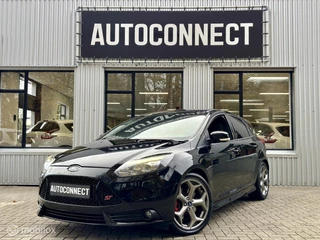 Hoofdafbeelding Ford Focus Ford Focus 2.0 EcoBoost ST. LEDER, NAVI, CRUISE, CAMERA, STOELVERWARMING.