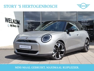 MINI 3-deurs Hatchback Cooper E Favoured Trim 40.7 kWh / Panoramadak / LED / Comfort Access / Harman Kardon / Head-Up / Parking Assistant Plus / Verwarmd stuurwiel