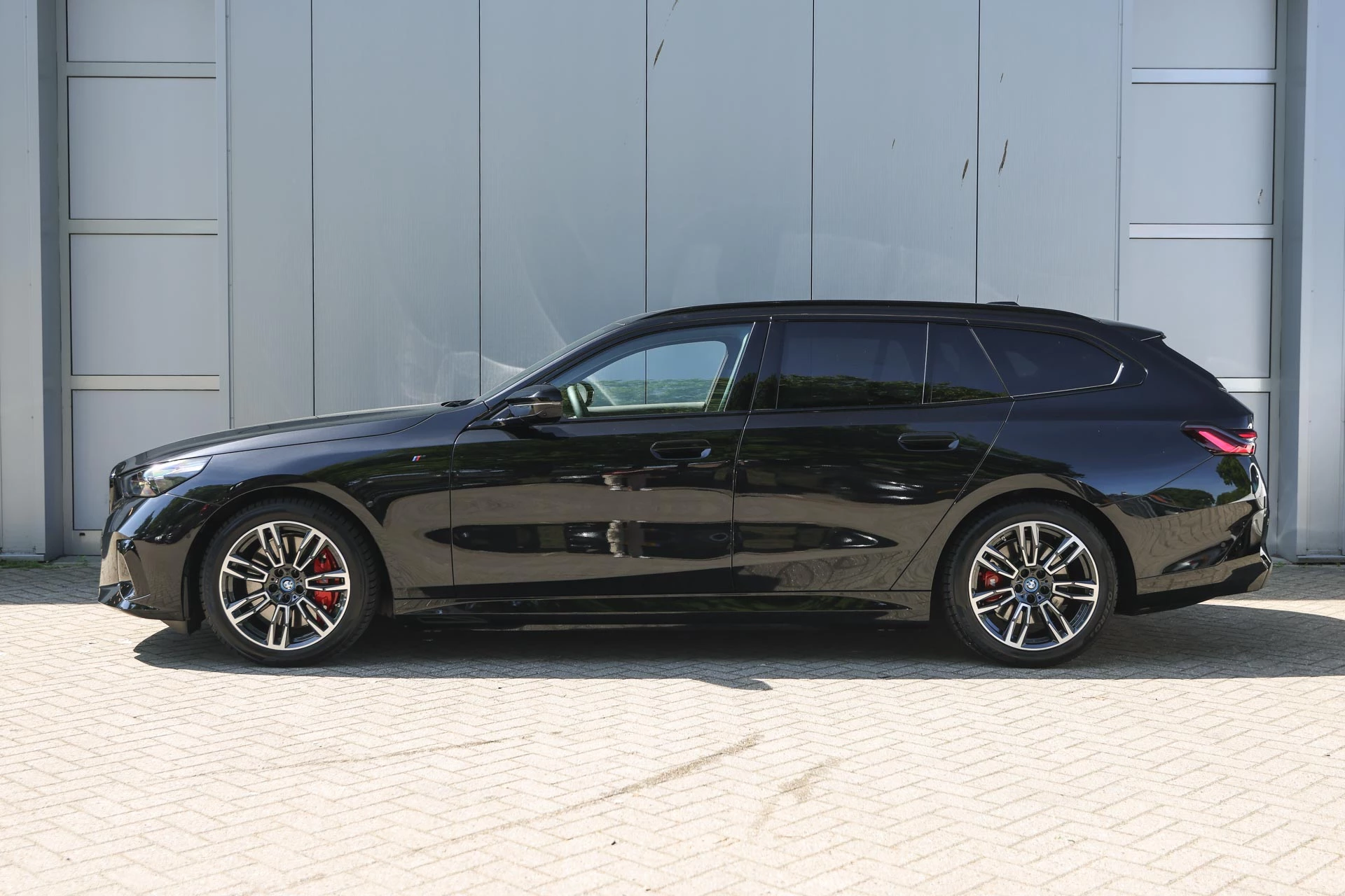 Hoofdafbeelding BMW i5